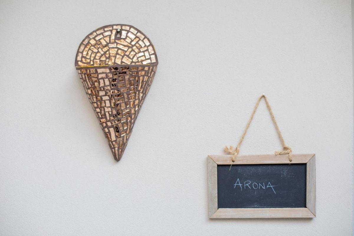Little Square Arona 호텔 외부 사진